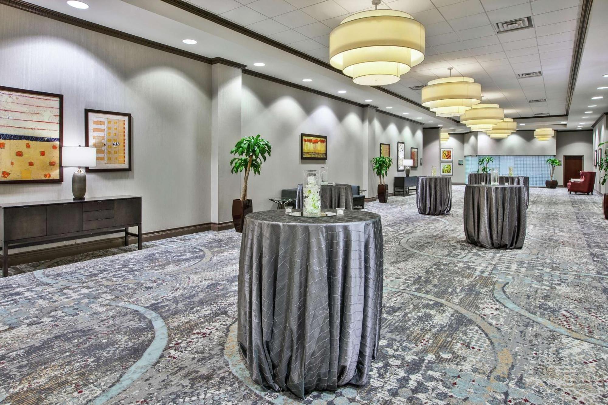 Embassy Suites Columbus - Airport Exterior photo